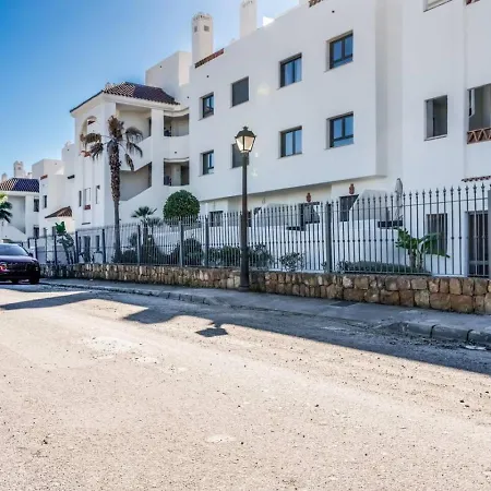 Sunset Golf Escape - Stijlvol New Golden Mile Apartment Estepona